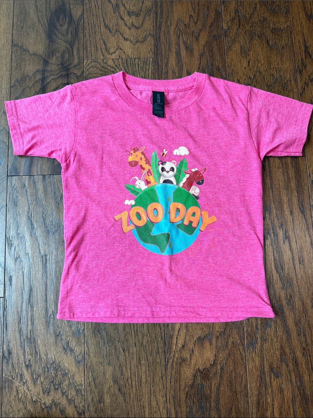 Gildan Hot Pink 'Zoo Day' Kids Girls Tee with Colorful Zoo Animal Graphic